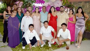 THAYLETTE FUE PRESENTADA EN SOCIEDAD