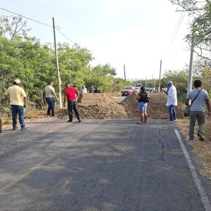 ¡BLOQUEAN ACCESO A MANDINGA Y MATOZA!