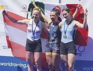 ¡KENIA LECHUGA SE CUELGA EL ORO EN LUCERNA EN EL MUNDIAL DE REMO!