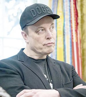 ¡ELON MUSK SE MARCHA DE LA CASA BLANCA CON UN MORETÓN EN EL OJO!