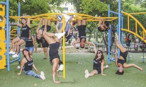 ¡EXHIBICIÓN DE POLE FITNESS URBANO!