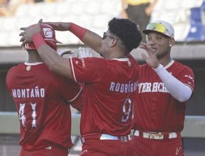 ¡EL ÁGUILA EVITA LA LIMPIA ANTE TIGRES!