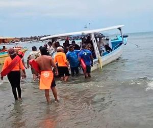 ¡SE HUNDE EL “TITANIC” FRENTE A VILLA DEL MAR! - LLEVABA 18 TURISTAS A CANCUNCITO