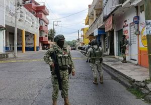¡ATACAN CON GRANADAS! - *Se los lanzan a negocios  *Hay alerta general
