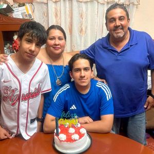 DAVID FESTEJA SU CUMPLE