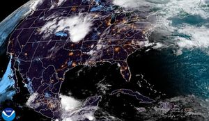 ¡SE FORMA CICLÓN TROPICAL FRENTE A COSTAS DE CHIAPAS! - *"ERICK" NOS MANDARÁ LLUVIAS Y RAYOS.