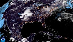 >NO TARDA "BÁRBARA" EN EL PACÍFICO< - AQUÍ FIN DE SEMANA BOCHORNOSO Y GOTAS DE NOCHE