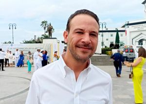 ¡UNÁNUE CESA DE 8 AGENTES DE TRÁNSITO!