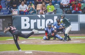 ¡INCREIBLE REMONTADA! - *El Águila ganaba 11-2 en la cuarta entrada, pero Pericos terminan ganando 13-12 en Puebla