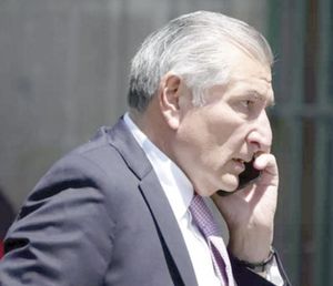 ¡ADÁN AUGUSTO CONTRAATACA Y DICE QUE EL JEFE DE LA BARREDORA FUE PROMOVIDO POR EL HERMANO DE AMLO! - TENSIÓN EN LA 4T