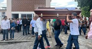 ¡DAN ÚLTIMO ADIÓS AL ODONTÓLOGO RIBSAIM EN SOLEDAD DE DOBLADO!