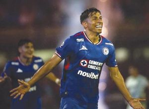 ¡PRIMER TRIUNFO DE CRUZ AZUL Y GOLEA AL LEÓN, 4-1!