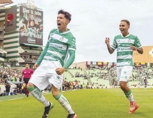 ¡PUMAS CAE GOLEADO EN SU DEBUT, SANTOS 3-0!