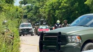 ¡MATAN A POLICÍAS DE CHICONTEPEC! - FUERON INTERCEPTADOS POR UN GRUPO ARMADO CUANDO LLEVABAN UNA ATAUD