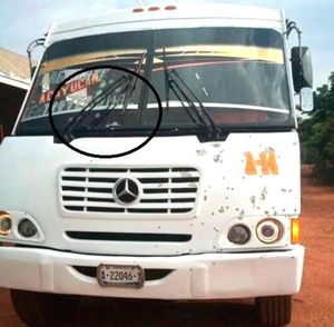 ¡RAFAGUEAN CAMIÓN URBANO EN HUEYAPAN DE OCAMPO!