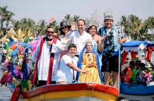 ¡PASEAN A SANTA ANA! - EN EL DESFILE ACUÁTICO