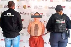 ¡DETIENEN A FUNCIONARIA DEL IMM POR VIOLENCIA FAMILIAR Y LESIONES!