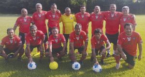 ¡ESTRENAN UNIFORMES CON TRIUNFO!