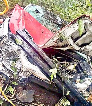 ¡TAXI CAE A BARRANCO CON TRES PASAJEROS!