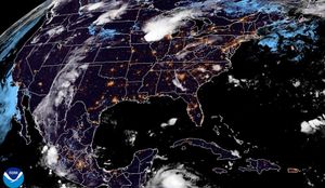 ¡UN CANALITO Y UNA ONDA DEL ESTE; MANTIENEN LAS LLUVIAS! - *SOPLAN DE FRENTE Y CON RACHITAS