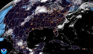 ¡SIGUE LA AUSENCIA DE CICLONES EN EL ATLÁNTICO Y EN EL PACÍFICO! - *EL SÁBADO 12, MÁS LLUVIAS Y RAYOS