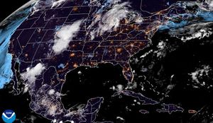¡CRUZA LA ONDA DEL ESTE, DURANTE EL FIN DE SEMANA! - *NOS TRAE MÁS NUBES, CON LLUVIAS Y RAYOS