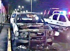 ¡SE QUEMÓ CAMIONETA DE LA UNIDAD ANTISECUESTROS DE LA FGE!