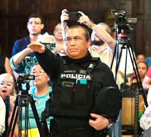 ¡LA ASALTAN CUANDO IBA EN SU CAMIONETA!