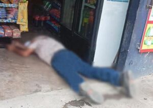 ¡ATACADOS A ‘PLOMAZOS’! - UN MUERTO Y UN HERIDO EN TIENDA DE ABARROTES EN TUXPAN