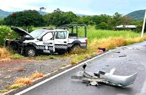 ¡PATRULLAZO: 6 HERIDOS! - CHOCO CONTRA UN AUTOMOVIL EN LA CARRETERA XALAPA-ALTO LUCERO