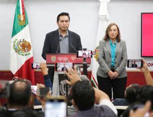 ¡LO DEFIENDEN! - ÁNDALE