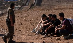¡GOBIERNO DE EU REPORTA BAJA DE CASI 90% EN INTENTOS DE CRUCE FRONTERIZO DE MIGRANTES INDOCUMENTADOS!