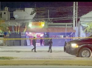 ¡ASESINAN A TRES PERSONAS EN LA ZONA TURÍSTICA DE TULUM!