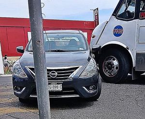 ¡CAMIÓN RUTA “CHAPULTEPEC” LE DIO SU “ARRIMÓN"!