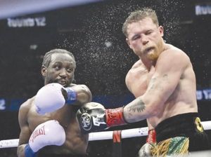 ¡“CANELO” SIN TITULOS! - CRAWFORD SE LOS ARREBATA