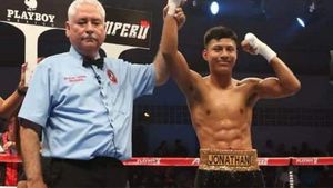 ¡VICTORIA PARA ‘TACHI’ ROJAS! - SOBRINO DEL “GUSANO” DERROTO AL MORELENSE “RAY” ROJAS