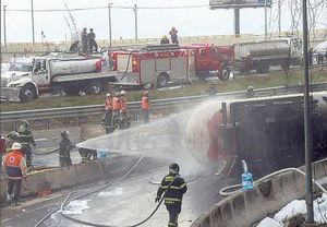 ¡YA SON 27 LOS MUERTOS POR LA EXPLOSIÓN DE UNA PIPA DE GAS EN IZTAPALAPA!
