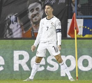 ¡CRISTIANO RONALDO MARCA DOBLETE CON PORTUGAL ANTE ARMENIA!