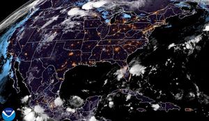 ¡PERSISTEN NUBLADOS, LLUVIAS, TORMENTAS Y "NORTECITO"! - *SE FILTRA AIRE BOREAL Y "CHOCA" CON AIRE HÚMEDO.