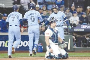 ¡UNA HISTORIA LLAMADA BÉISBOL! | DODGERS: A UN PASO DE LA SERIE MUNDIAL - La maquinaria de los Dodgers no se detiene. Con una victoria 3-1 sobre Milwaukee, tomaron ventaja de 3-0 en la Serie de Campeonato de…