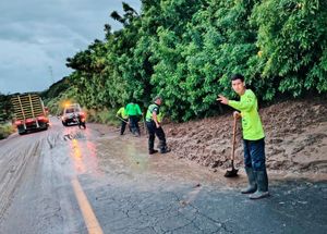 ¡DESLAVE EN LA CARRETERA DE ALVARADO!