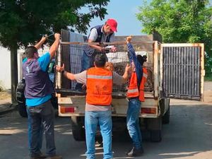 ¡RESCATAN A PERROS ABANDONADOS!
