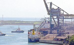 ¡CON DOCUMENTOS FALSOS SACAN MERCANCÍA DECOMISADA DEL PUERTO DE LÁZARO CÁRDENAS!