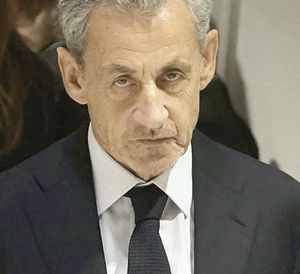 ¡EL EX PRESIDENTE FRANCÉS SARKOZY CONTARÁ CON LA PROTECCIÓN DE DOS AGENTES EN LA CÁRCEL!