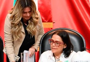 ¡MARYJOSE DEMANDA RECLASIFICAR LAS TARIFAS ELÉCTRICAS! - *Se lo demanda a la directora general de CFE