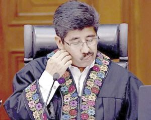 ¡NUEVA CORTE: DESORDEN, CONFUSIÓN Y VIEJAS FILIAS!