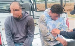 ¡ROBAN TRÁILER Y DEJAN A LAS VÍCTIMAS MANIATADAS!