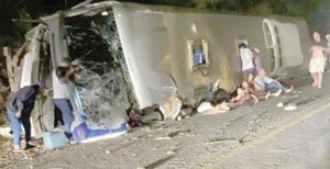 ¡CHOQUE DE AUTOBÚS EN EL NORESTE DE BRASIL DEJA 15 MUERTOS!