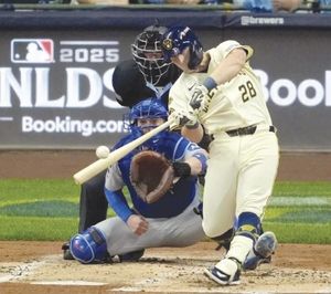 ¡MILWAUKEE VA A CHICAGO CON CLARA VENTAJA DE 2-0!