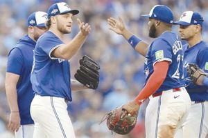 ¡YANKEES AL BORDE DE LA ELIMINACIÓN, TORONTO A UN JUEGO!